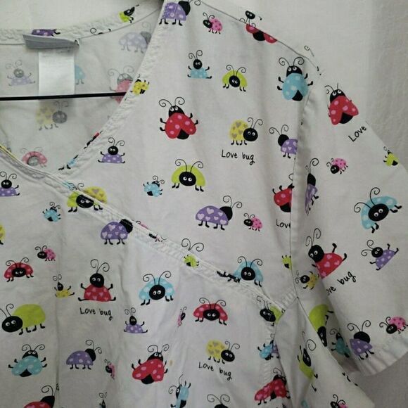 Scrubstar Scrub Top Ladybug Scrubs Love Bug Medical Vet Dental Women's XL *FLAW - Picture 3 of 12